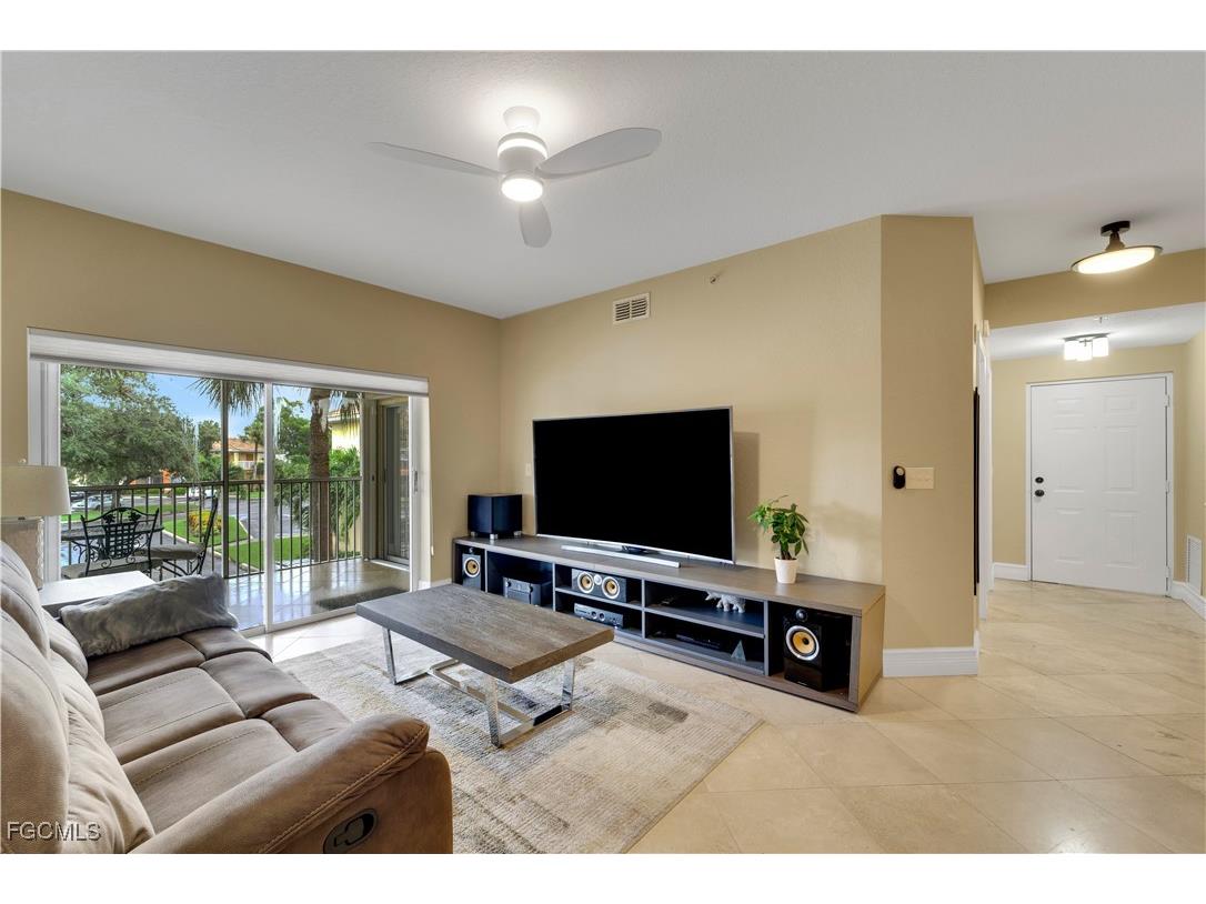 6450 Aragon Way #202 Fort Myers FL 33966 2025021531 image4