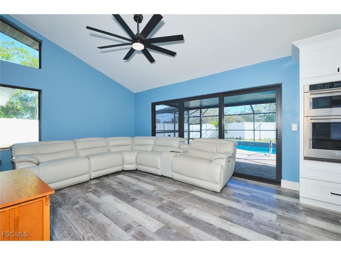 6451 Adelphi Circle Fort Myers FL 33919 2025022036 image10