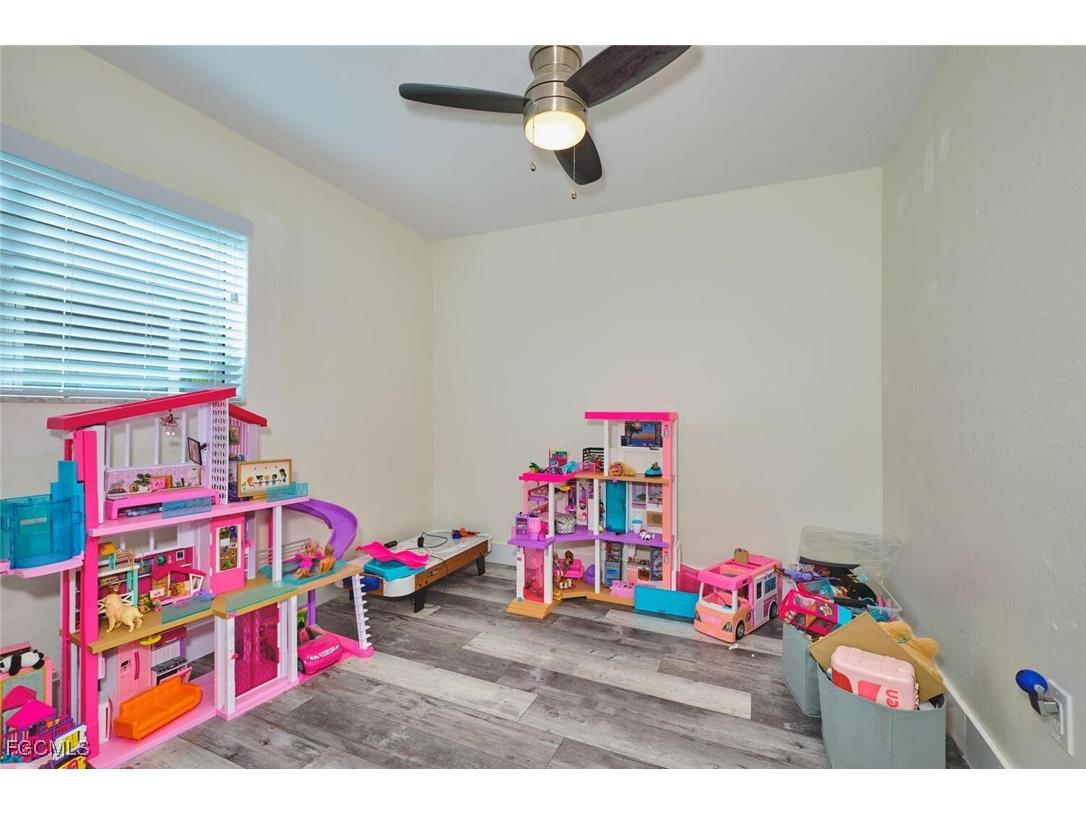 6451 Adelphi Circle Fort Myers FL 33919 2025022036 image16