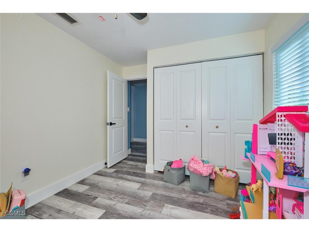 6451 Adelphi Circle Fort Myers FL 33919 2025022036 image17