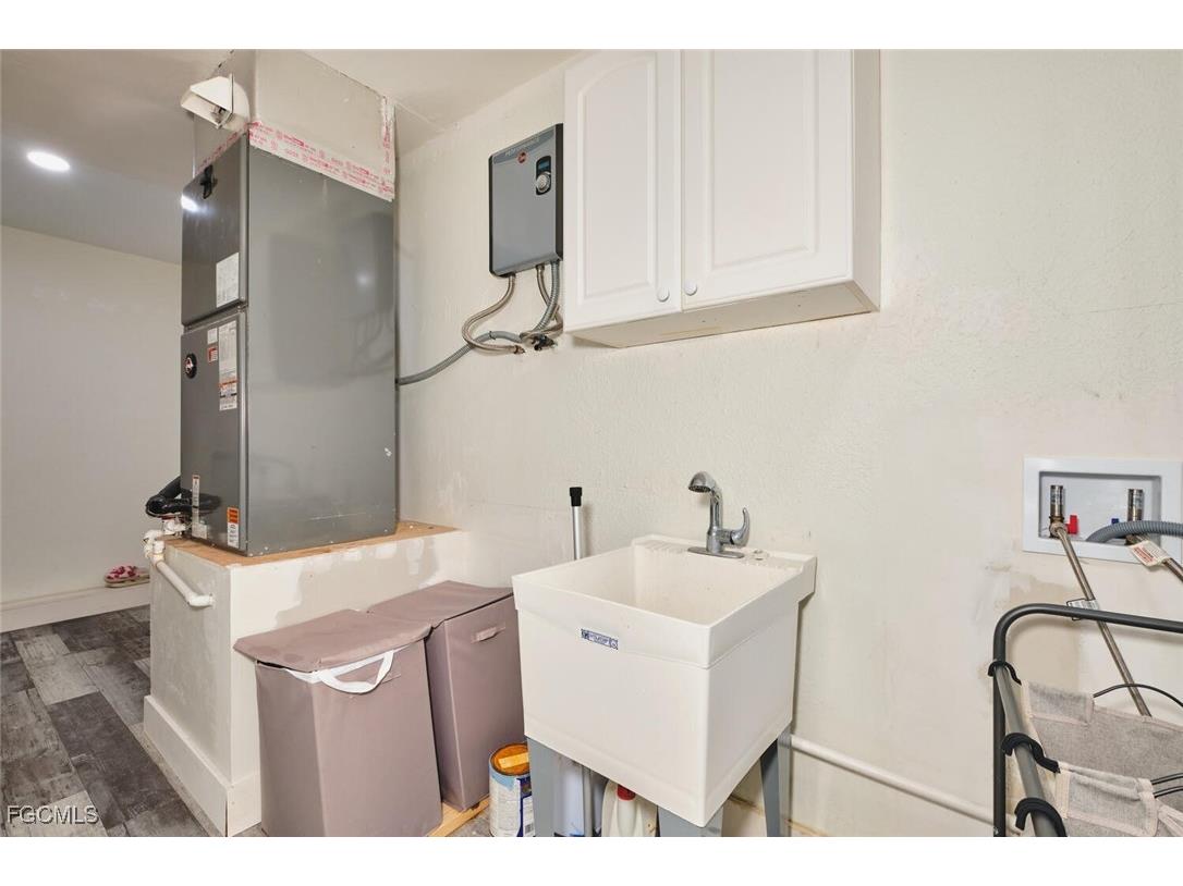 6451 Adelphi Circle Fort Myers FL 33919 2025022036 image19