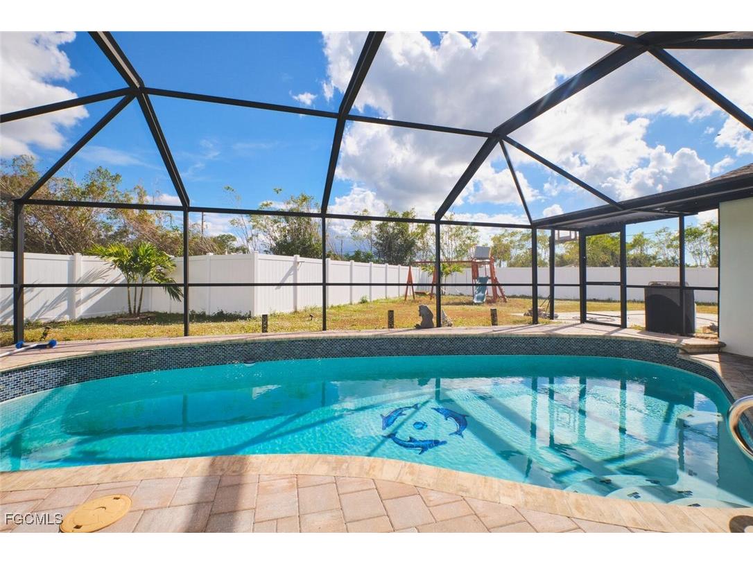 6451 Adelphi Circle Fort Myers FL 33919 2025022036 image24