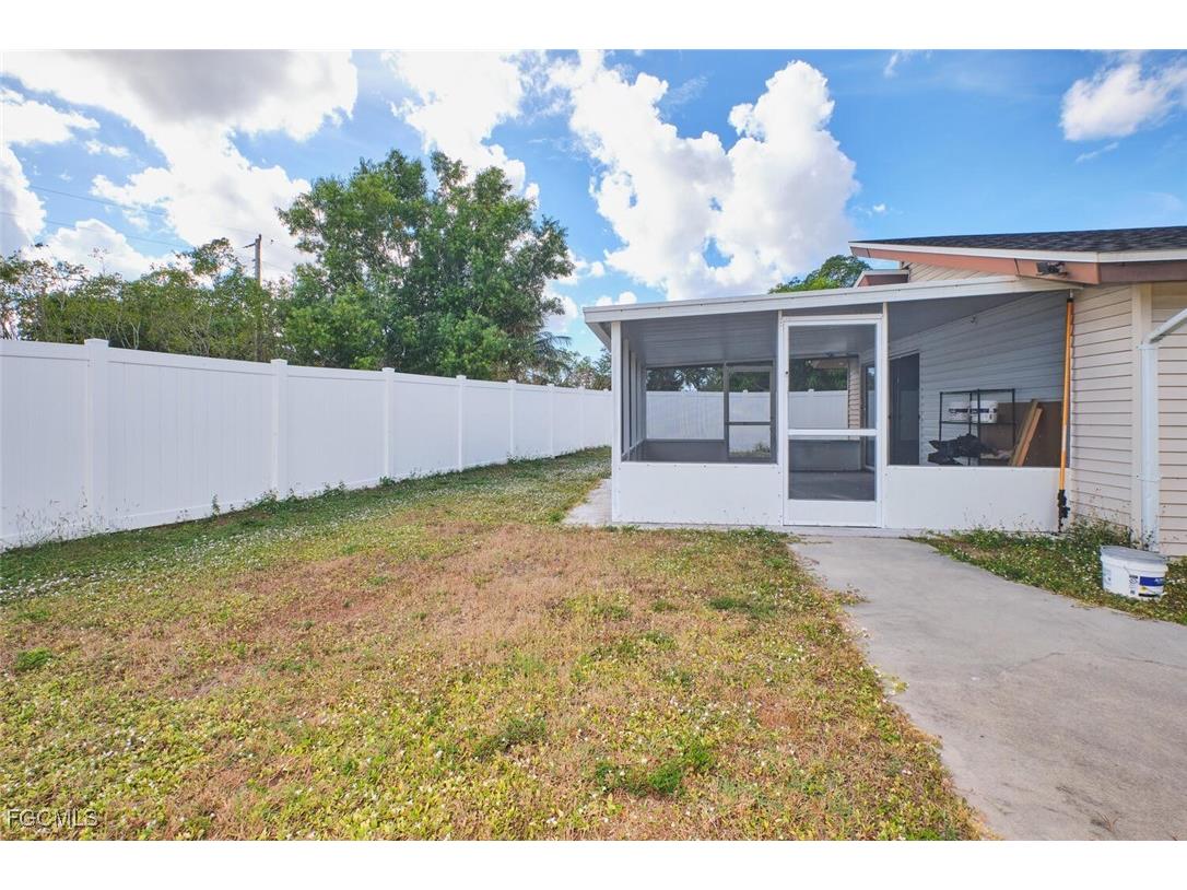 6451 Adelphi Circle Fort Myers FL 33919 2025022036 image30