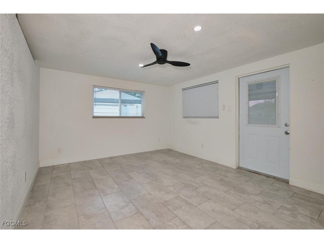 6451 Adelphi Circle Fort Myers FL 33919 2025022036 image33