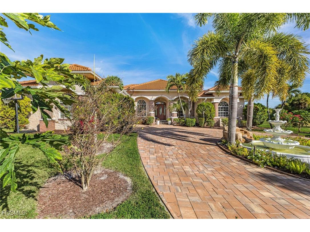 6451 River Club Court North Fort Myers FL 33917 2025025557 image1