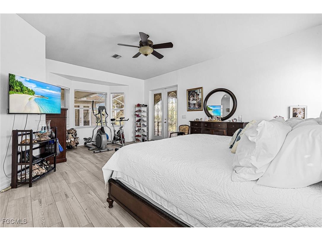 6451 River Club Court North Fort Myers FL 33917 2025025557 image17