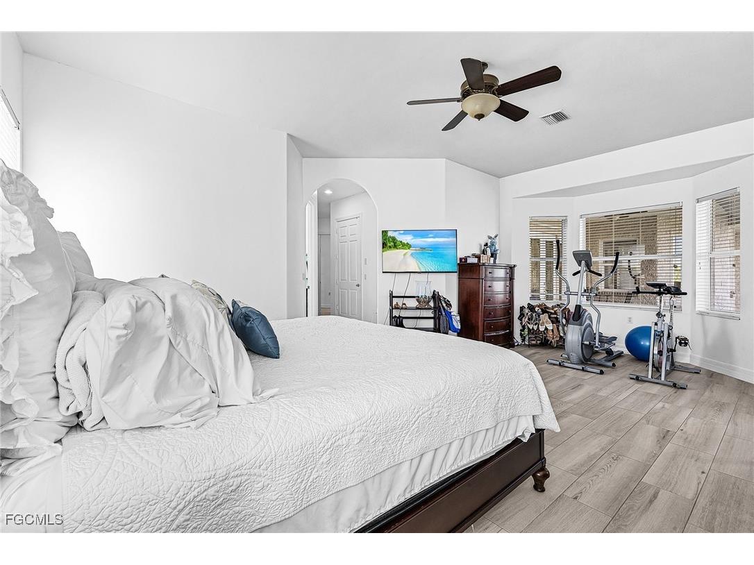 6451 River Club Court North Fort Myers FL 33917 2025025557 image18