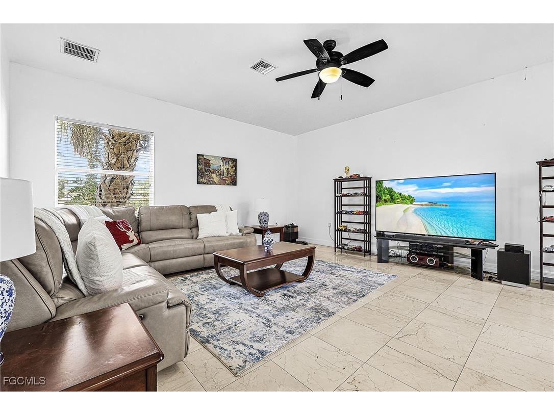 6451 River Club Court North Fort Myers FL 33917 2025025557 image8