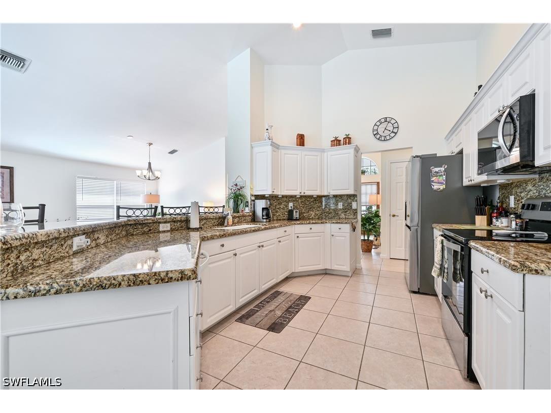 6453 Autumn Woods Boulevard Naples FL 34109 226013023 image10