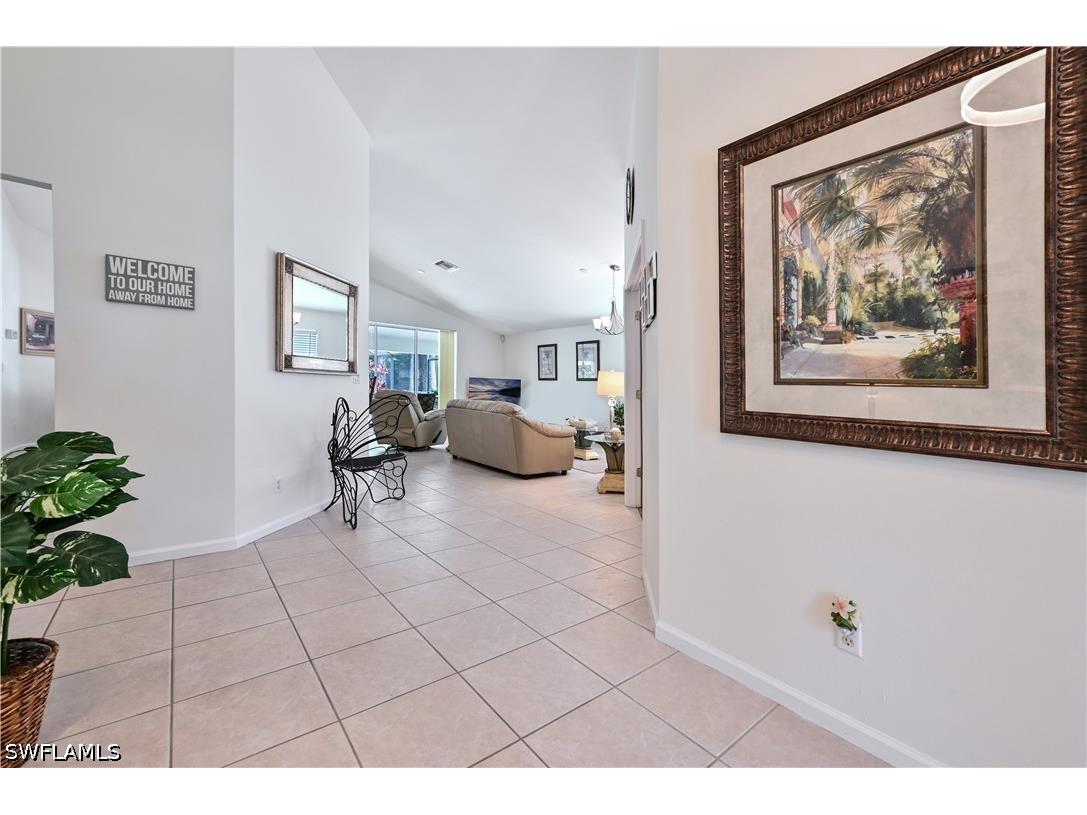 6453 Autumn Woods Boulevard Naples FL 34109 226013023 image4