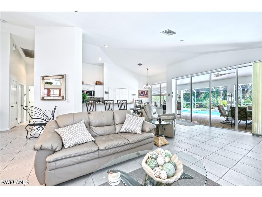 6453 Autumn Woods Boulevard Naples FL 34109 226013023 image6