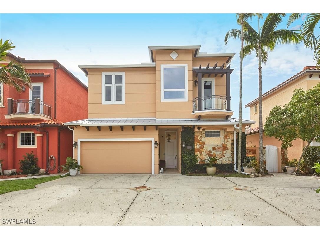 646 111th Avenue N Naples FL 34108 223010435 image1