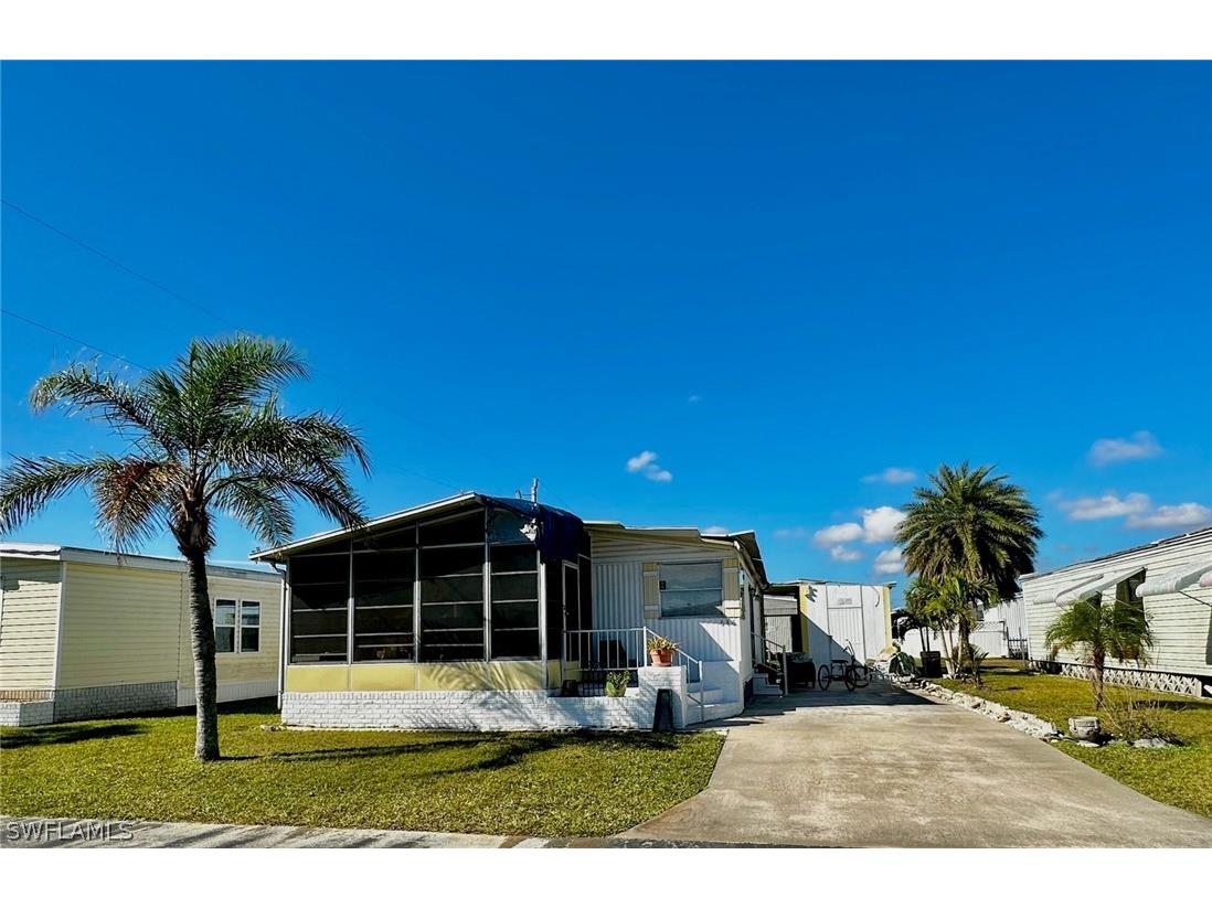 646 Future Drive North Fort Myers FL 33917 223011703 image1