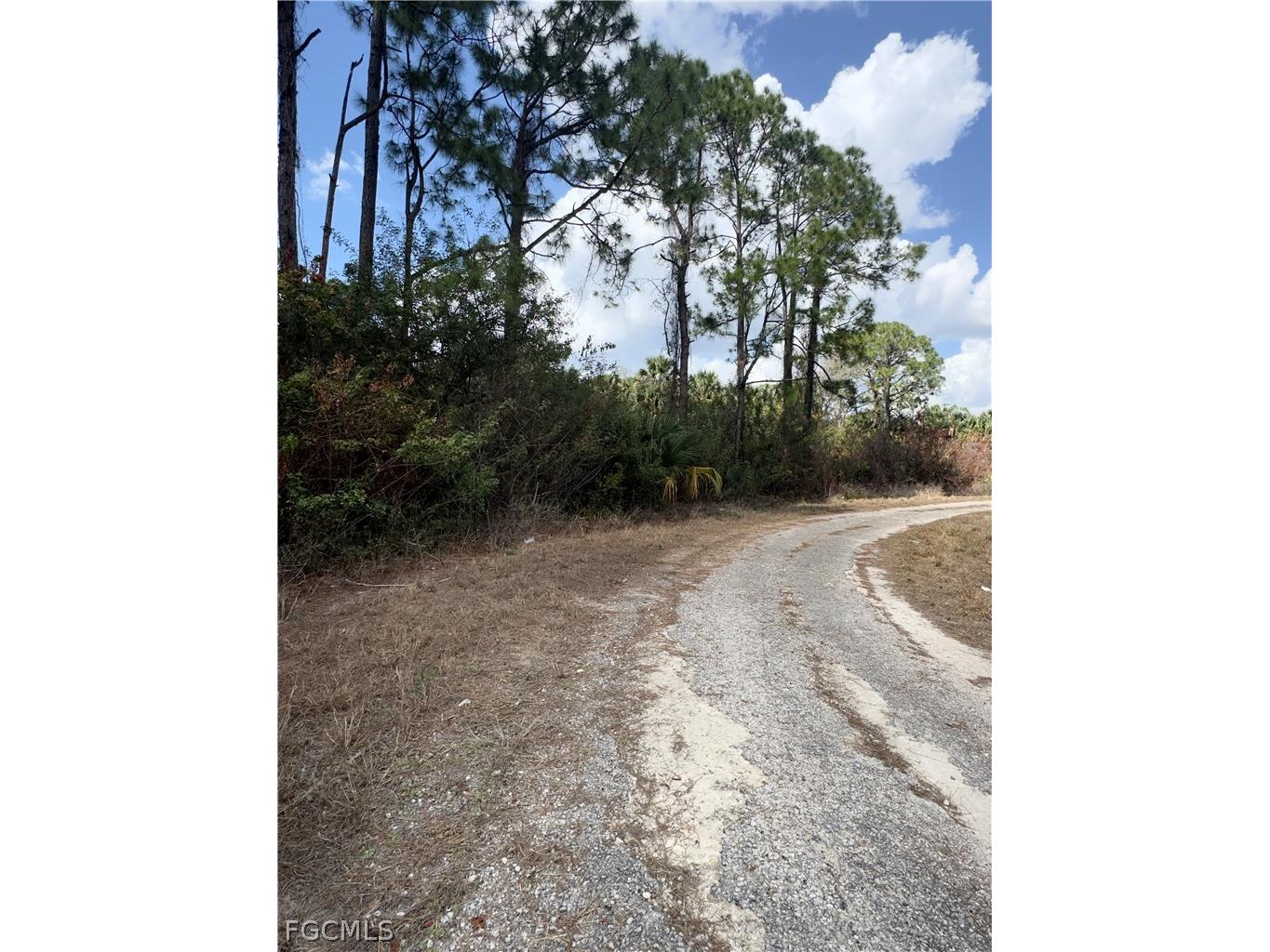 646 Nadeau Court Lehigh Acres FL 33972 2026011313 image2