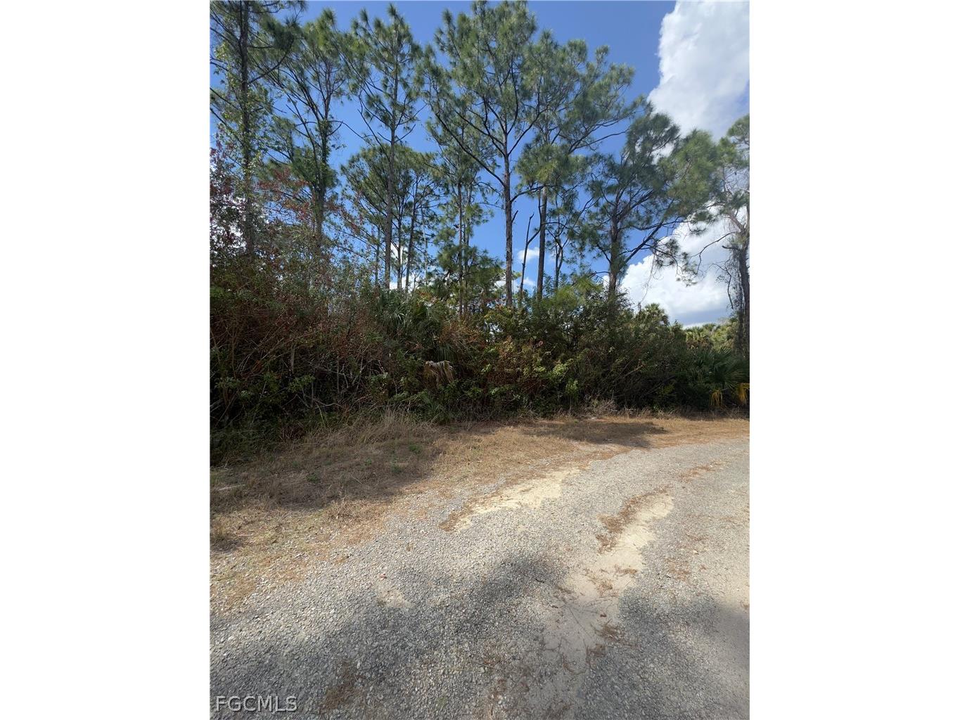 646 Nadeau Court Lehigh Acres FL 33972 2026011313 image3