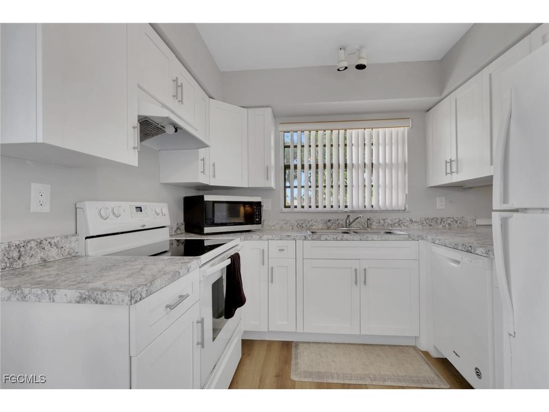 646 SE 12th Court #17 Cape Coral FL 33990 2025026131 image3