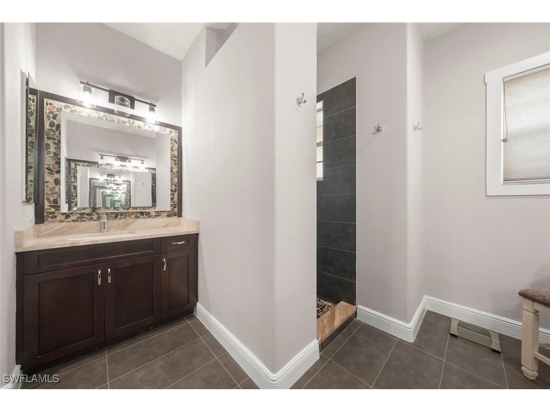 646 Vintage Reserve Circle #4D Naples FL 34119 225072277 image12