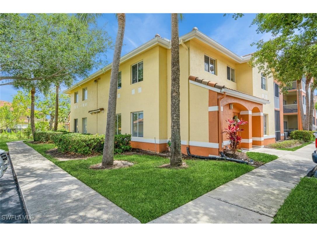 6461 Aragon Way #102 Fort Myers FL 33966 225047372 image1