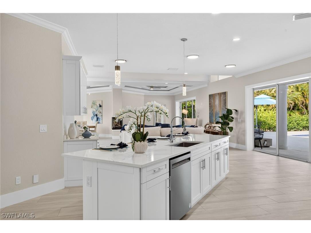 6461 Livingston Woods Lane Naples FL 34109 226006124 image11