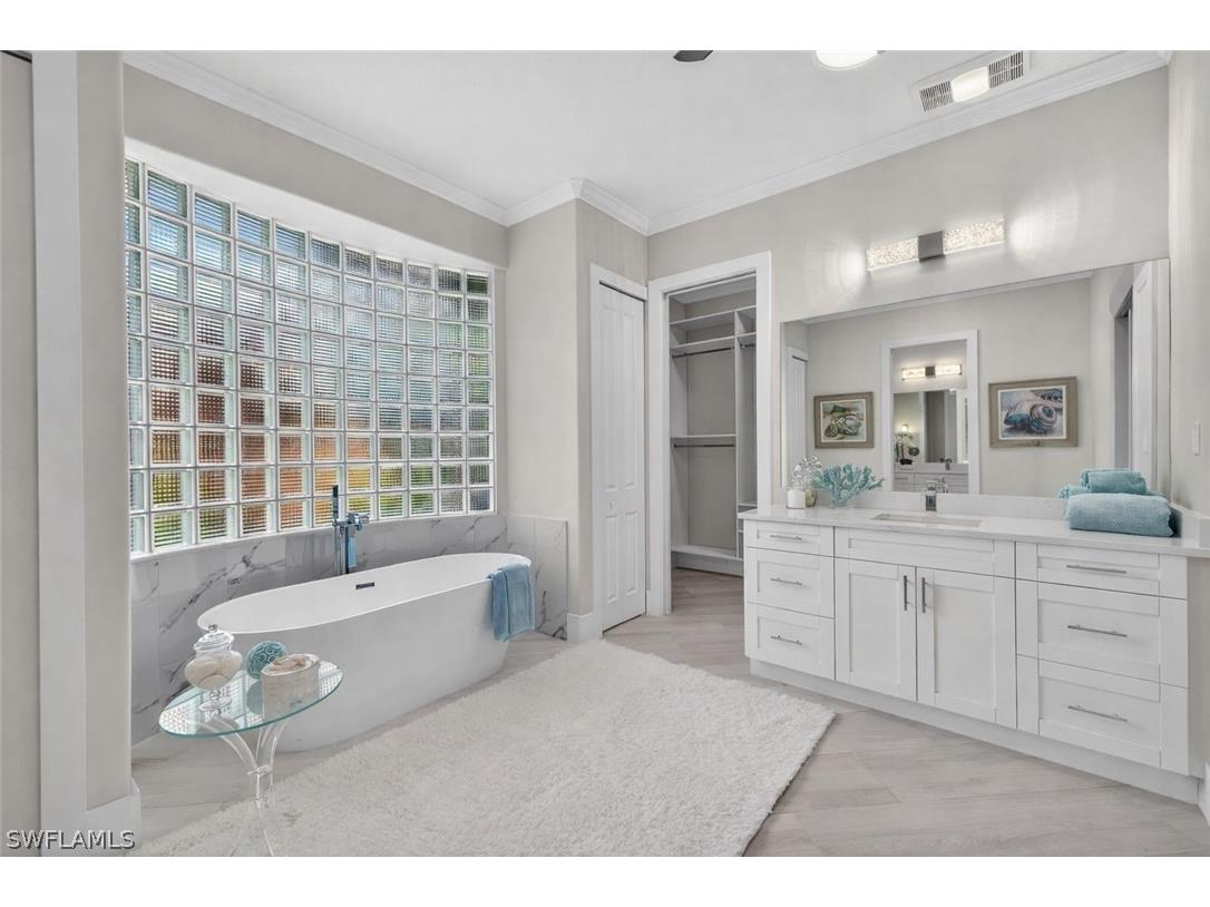 6461 Livingston Woods Lane Naples FL 34109 226006124 image17