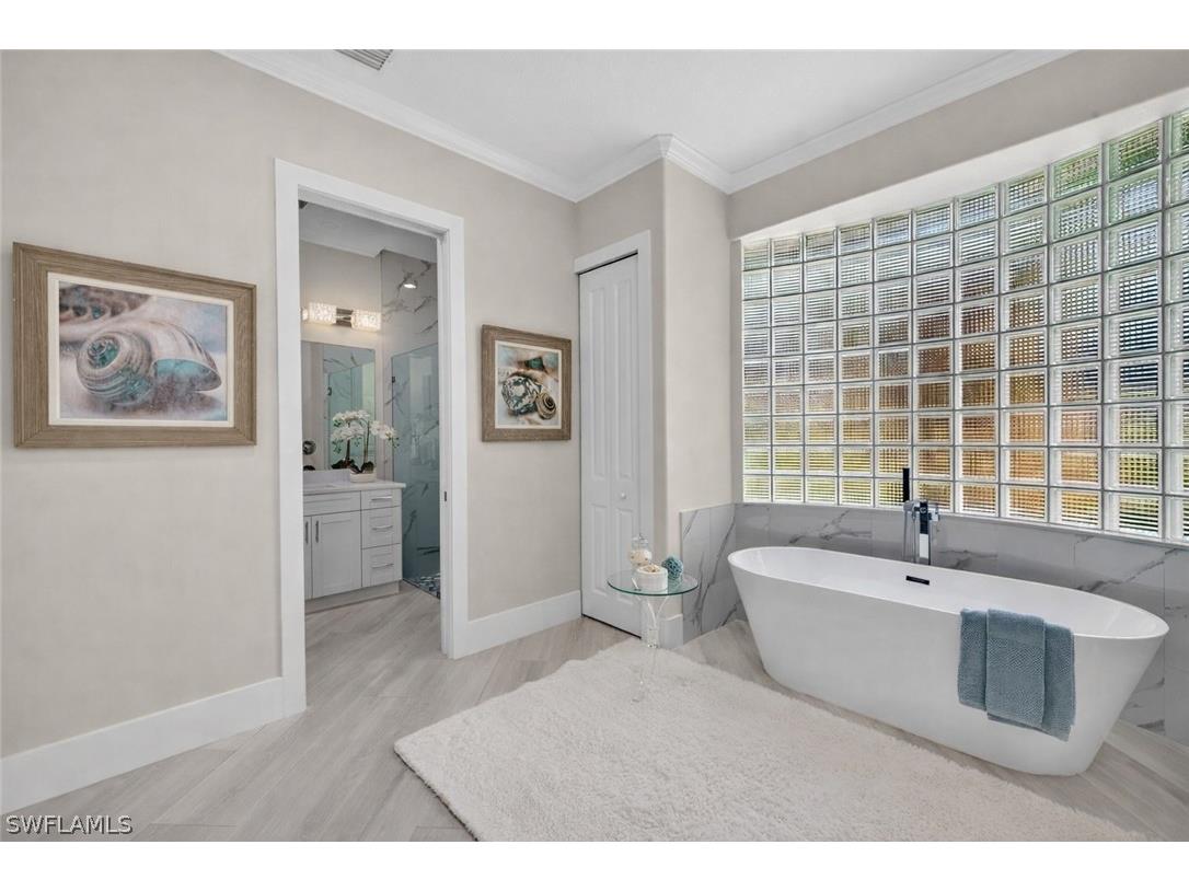 6461 Livingston Woods Lane Naples FL 34109 226006124 image18