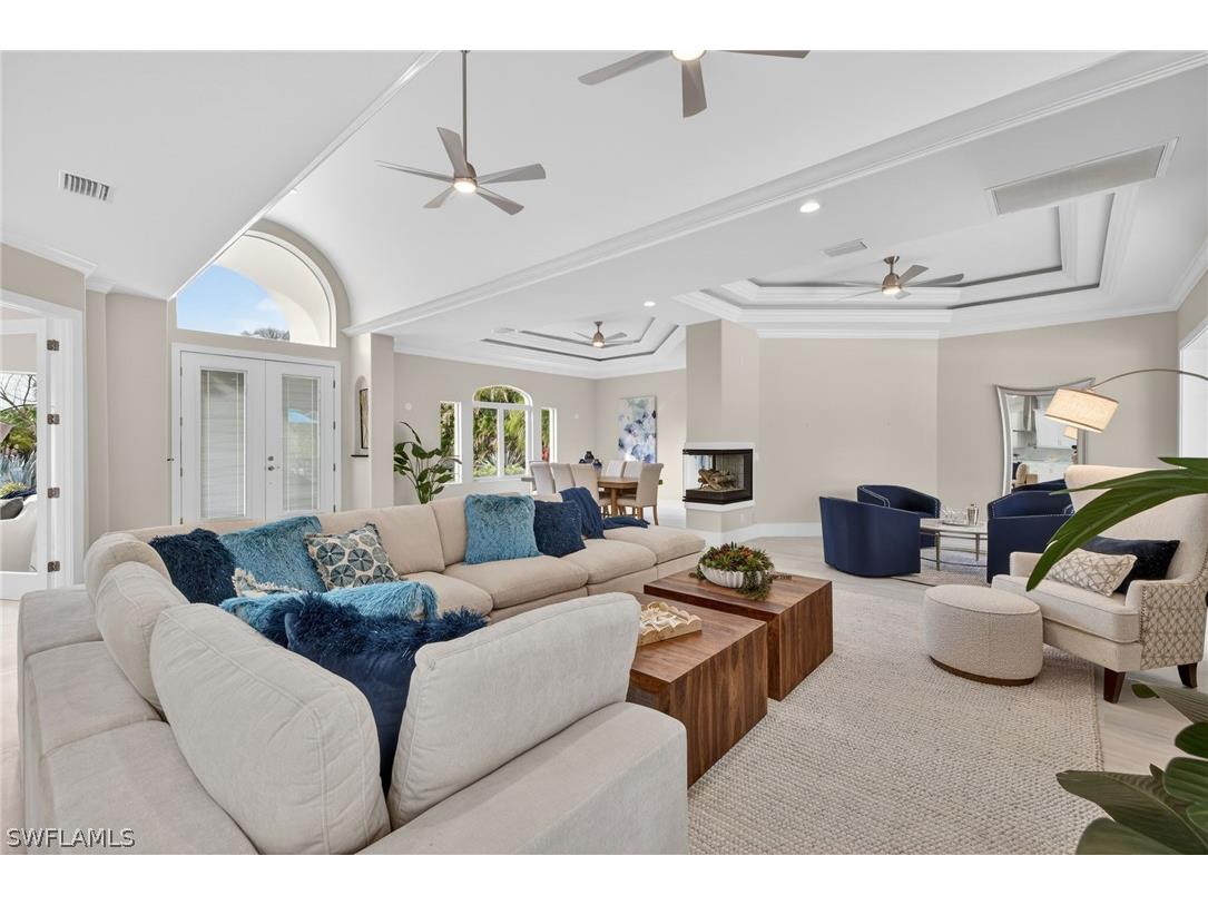 6461 Livingston Woods Lane Naples FL 34109 226006124 image5