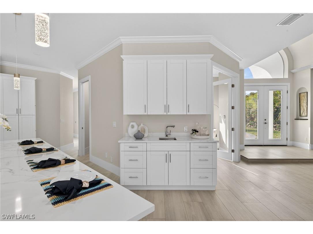 6461 Livingston Woods Lane Naples FL 34109 226006124 image8