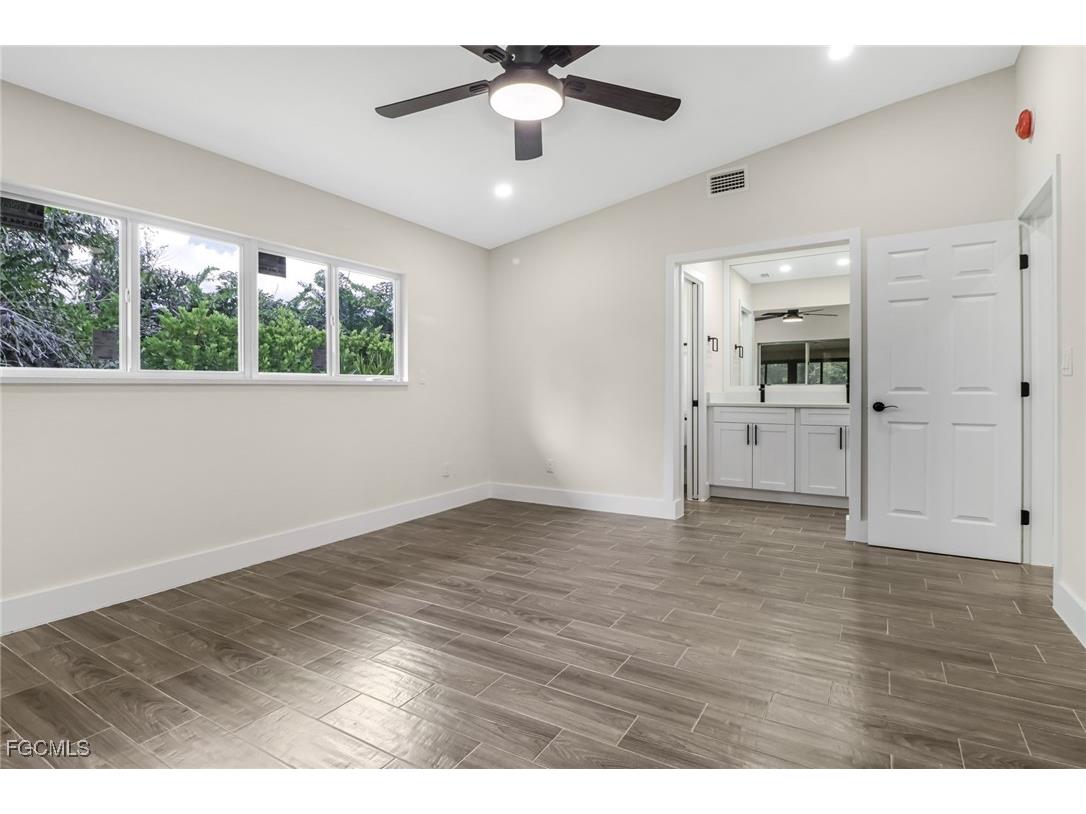 6462 Royal Woods Drive Fort Myers FL 33908 2025021334 image16