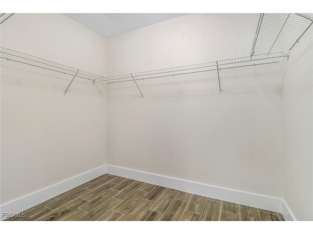 6462 Royal Woods Drive Fort Myers FL 33908 2025021334 image19