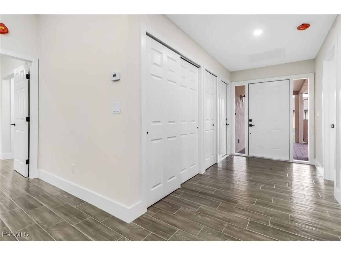 6462 Royal Woods Drive Fort Myers FL 33908 2025021334 image7