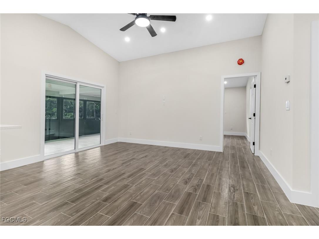 6462 Royal Woods Drive Fort Myers FL 33908 2025021334 image8