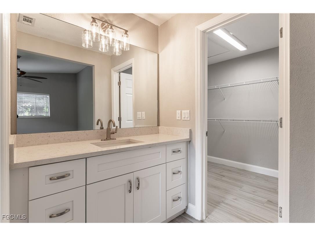 6468 Royal Woods Drive Fort Myers FL 33908 2025013167 image14