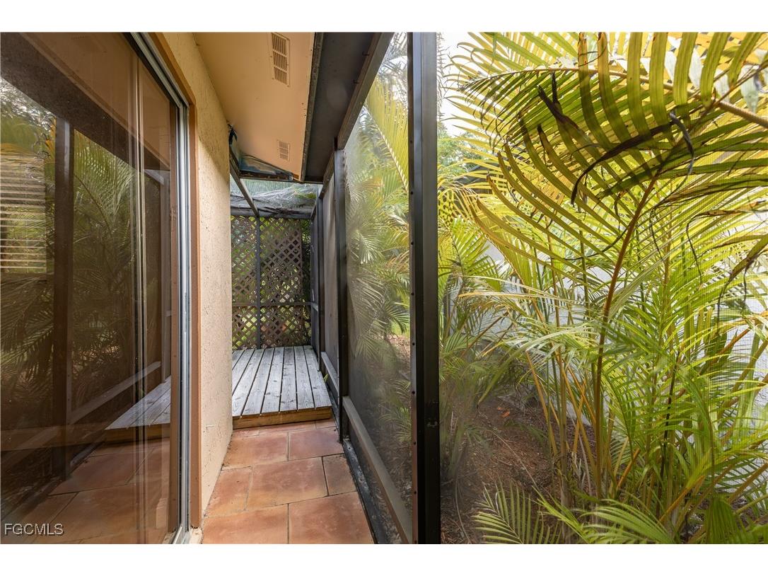 6468 Royal Woods Drive Fort Myers FL 33908 2025013167 image17