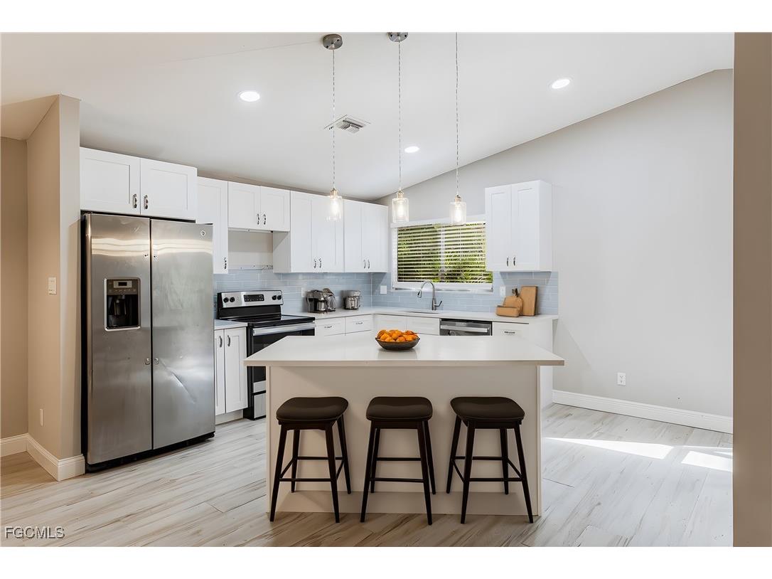 6468 Royal Woods Drive Fort Myers FL 33908 2025013167 image23