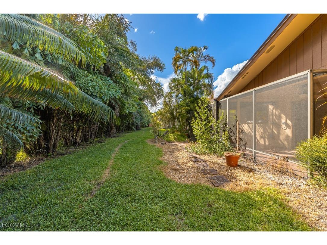 6468 Royal Woods Drive Fort Myers FL 33908 2025013167 image32