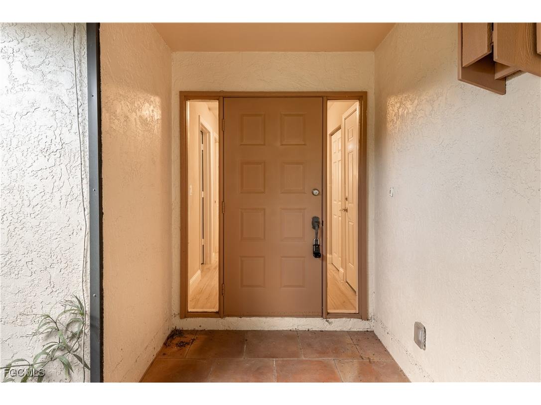 6468 Royal Woods Drive Fort Myers FL 33908 2025013167 image4