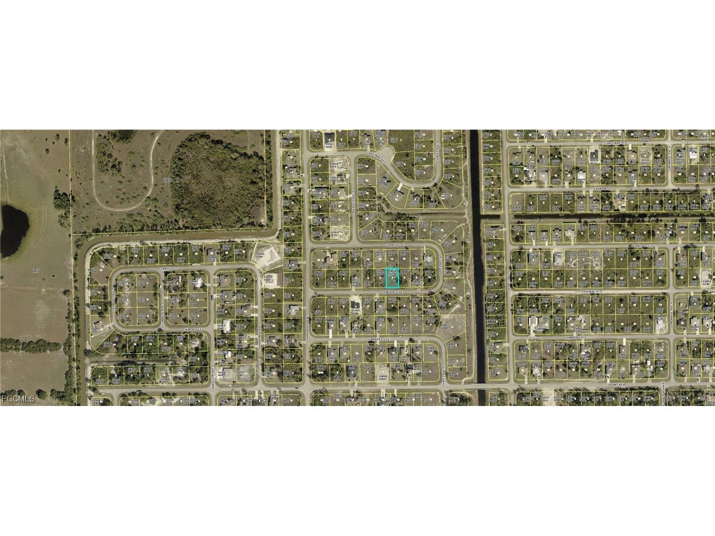 647 Central Street E Lehigh Acres FL 33974 2025021606 image5