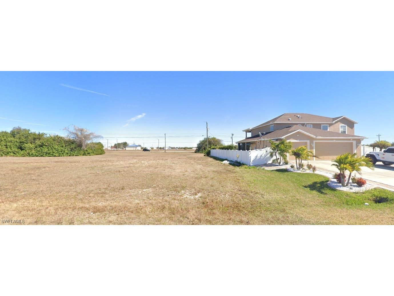 647 NE 7th Place Cape Coral FL 33909 224073920 image4