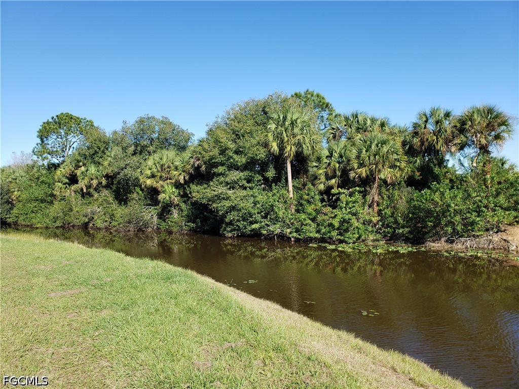 647 Naples Avenue Lehigh Acres FL 33974 2026027747 image6