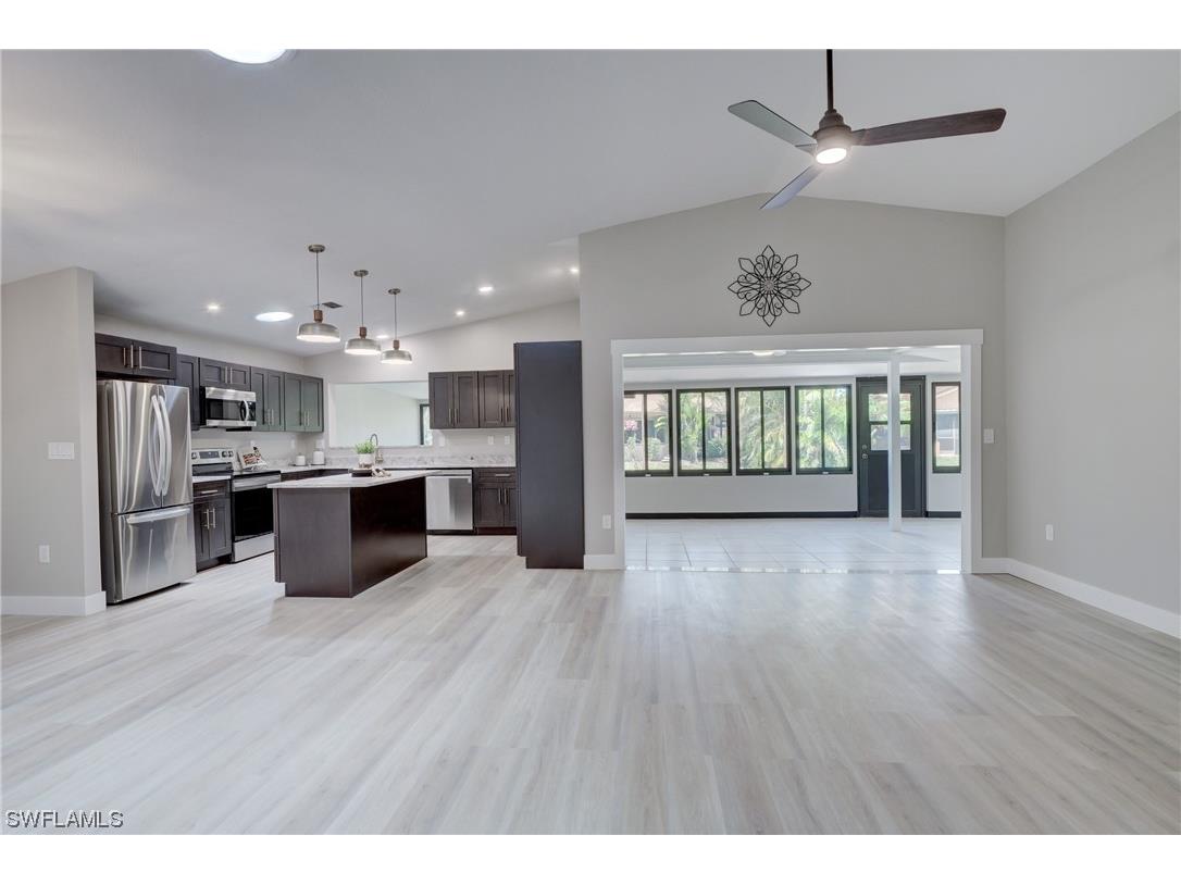 6473 Royal Woods Drive Fort Myers FL 33908 223030455 image1