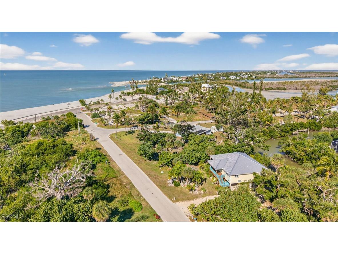 6476 Pine Avenue Sanibel FL 33957 2025024347 image1