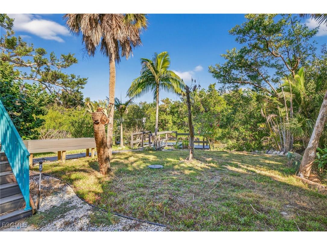 6476 Pine Avenue Sanibel FL 33957 2025024347 image12