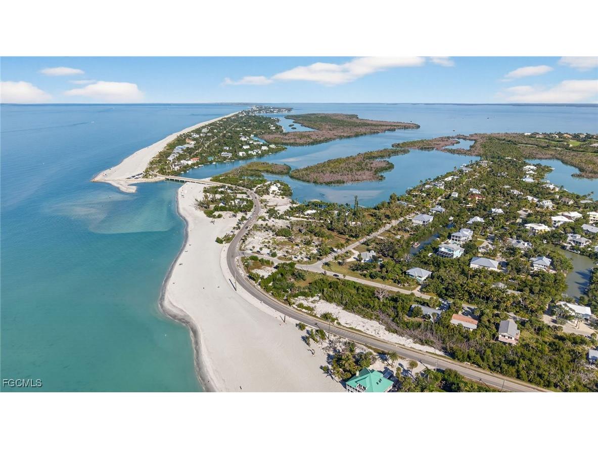 6476 Pine Avenue Sanibel FL 33957 2025024347 image20