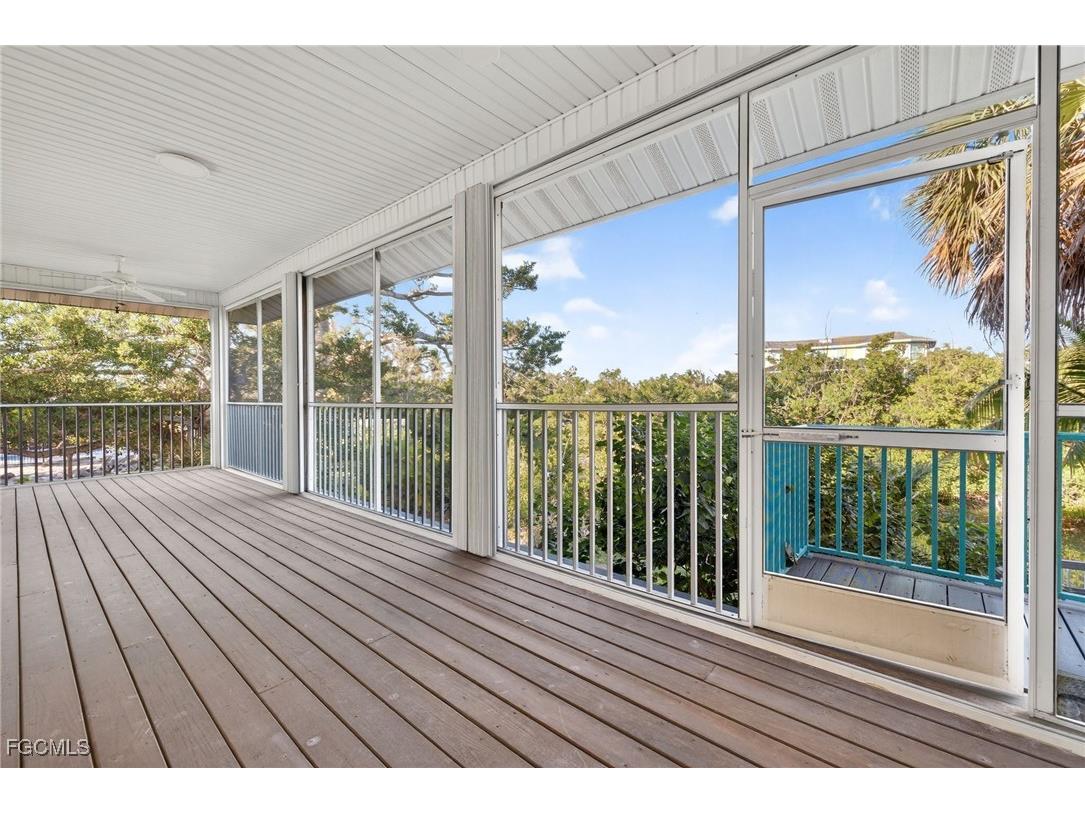 6476 Pine Avenue Sanibel FL 33957 2025024347 image25