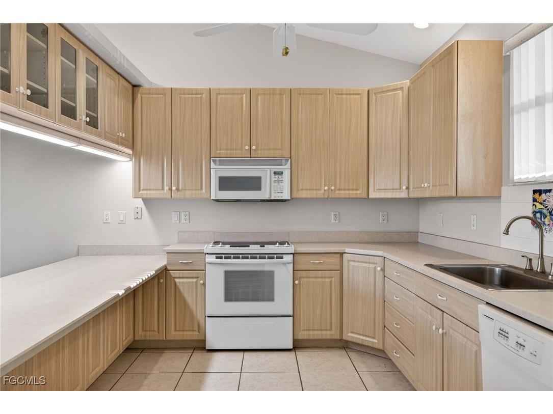 6476 Pine Avenue Sanibel FL 33957 2025024347 image34