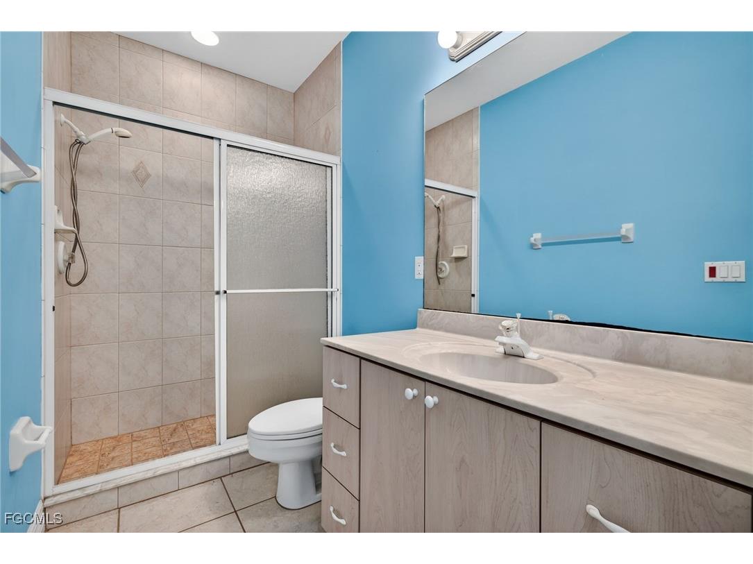 6476 Pine Avenue Sanibel FL 33957 2025024347 image42