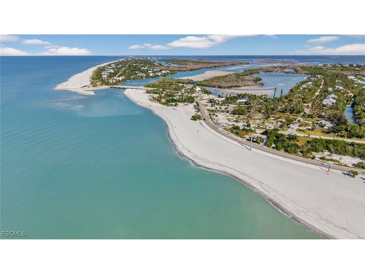 6476 Pine Avenue Sanibel FL 33957 2025024347 image5