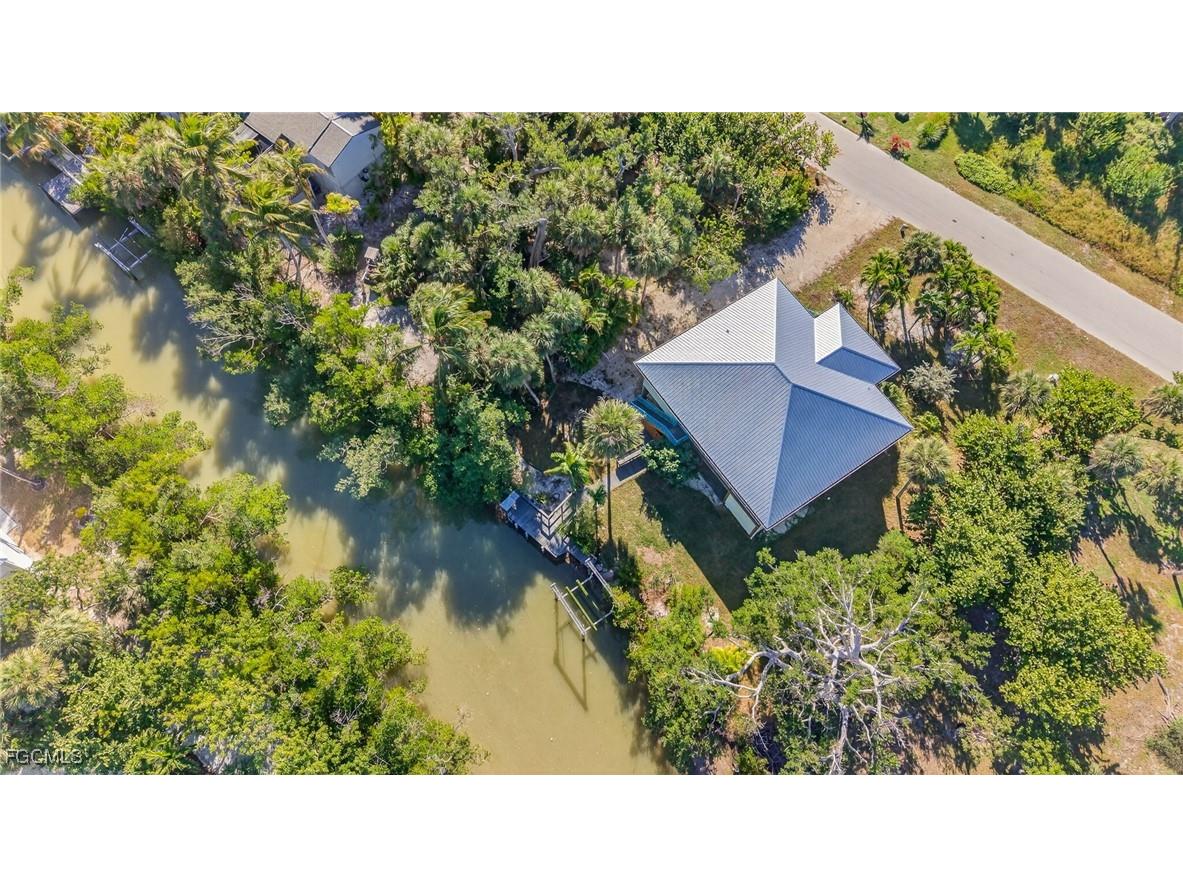 6476 Pine Avenue Sanibel FL 33957 2025024347 image7