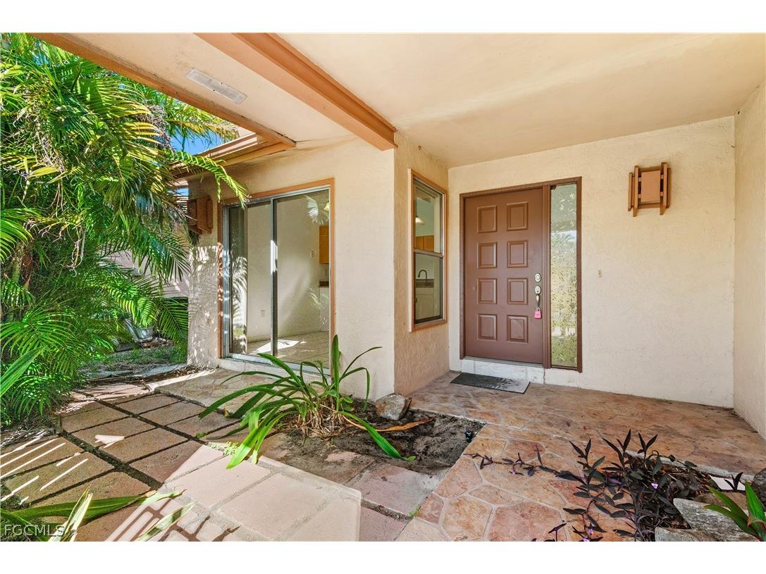 6479 Royal Woods Drive Fort Myers FL 33908 2026007891 image2