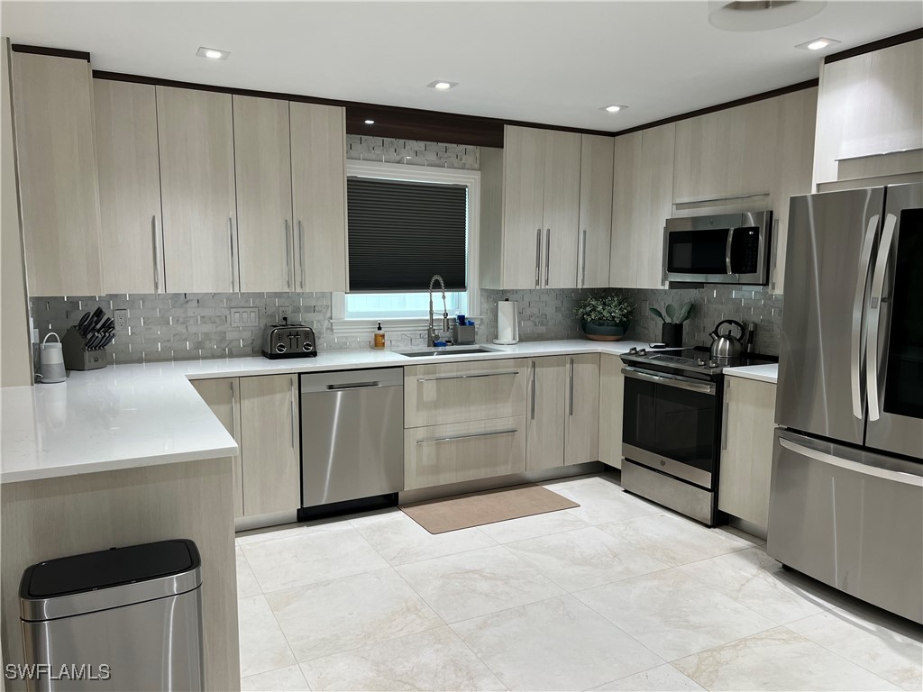 648 100th Avenue N Naples FL 34108 225085040 image7